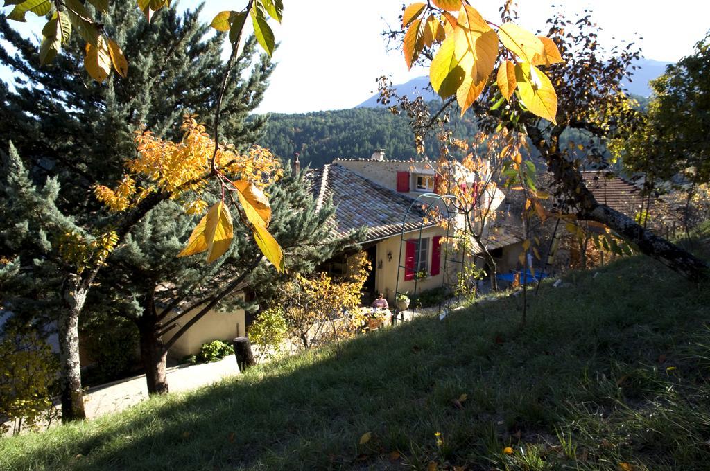 مبيت وإفطار Montmaur-en-Diois La Grange D'Agnes المظهر الخارجي الصورة