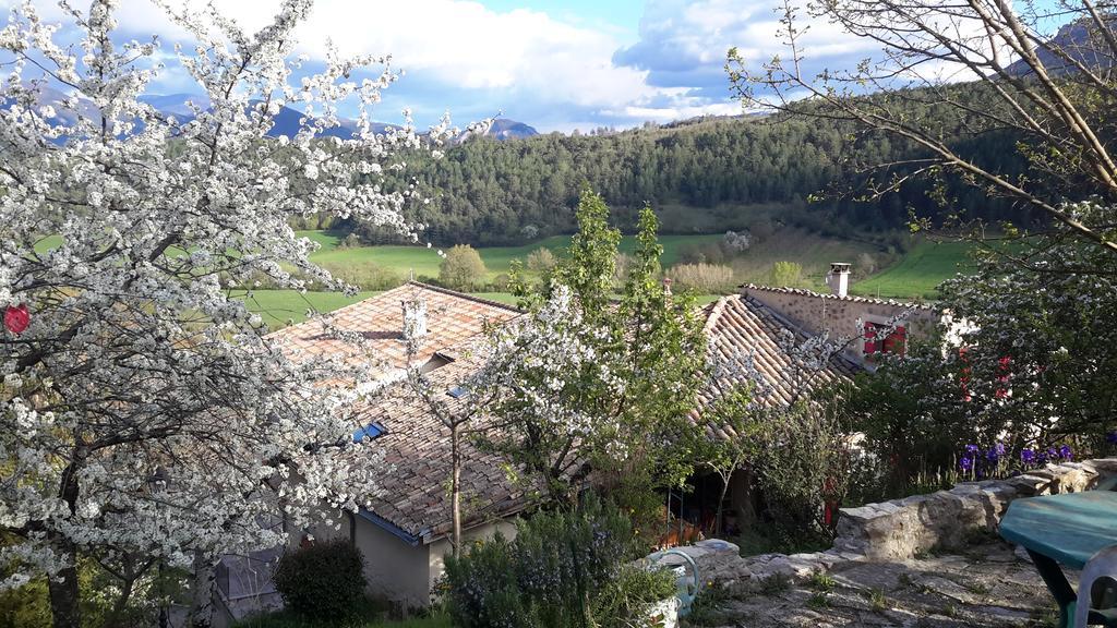 مبيت وإفطار Montmaur-en-Diois La Grange D'Agnes المظهر الخارجي الصورة